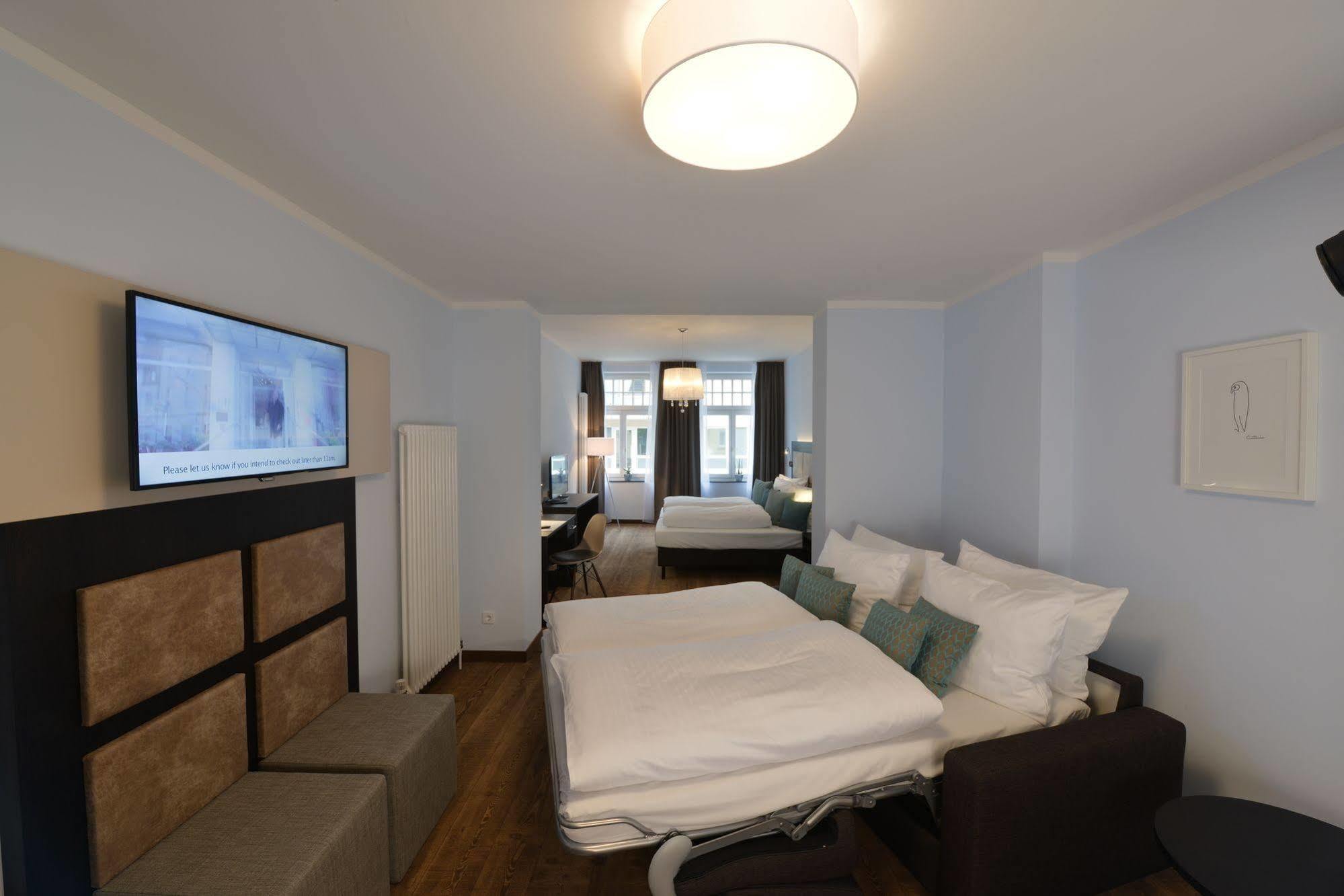 Uhu Gaestehaus Superior Кьолн Екстериор снимка